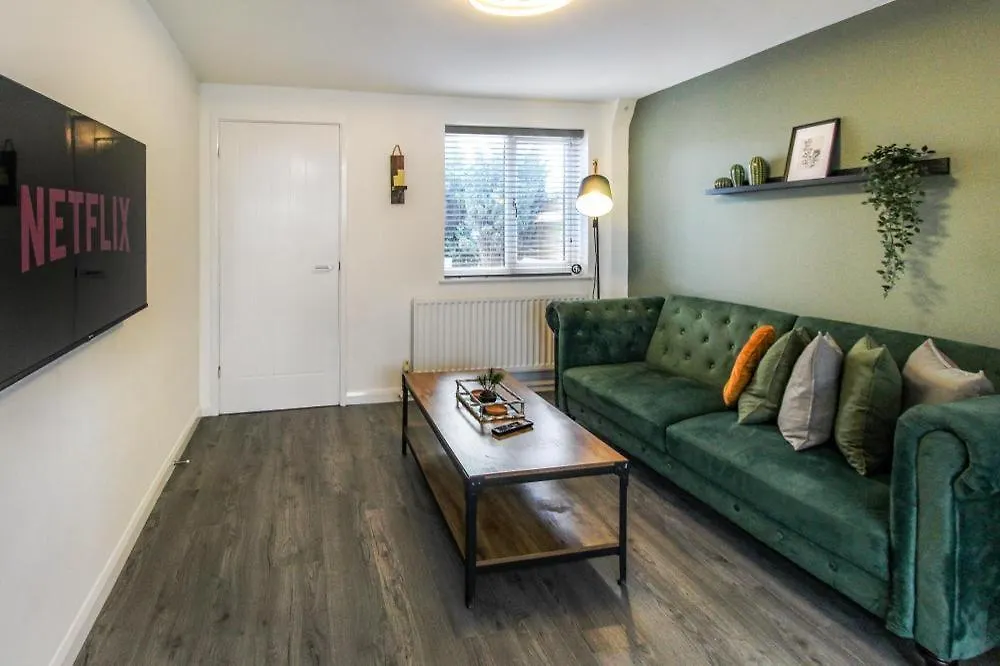 2 Bed Townhouse With Free Parking Villa Nottingham