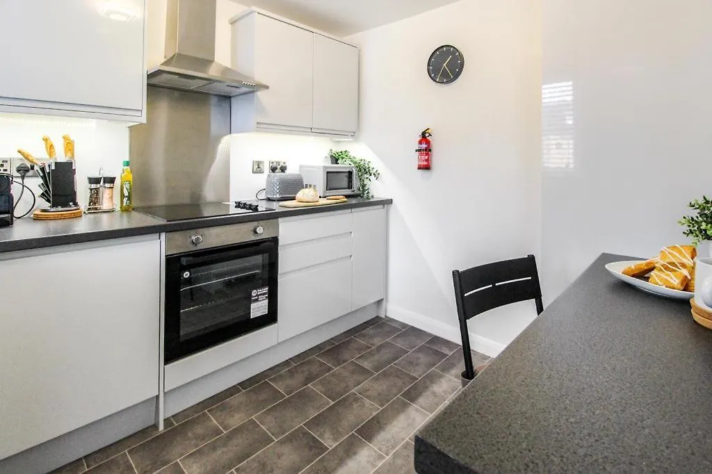 2 Bed Townhouse With Free Parking Villa Nottingham Holiday home