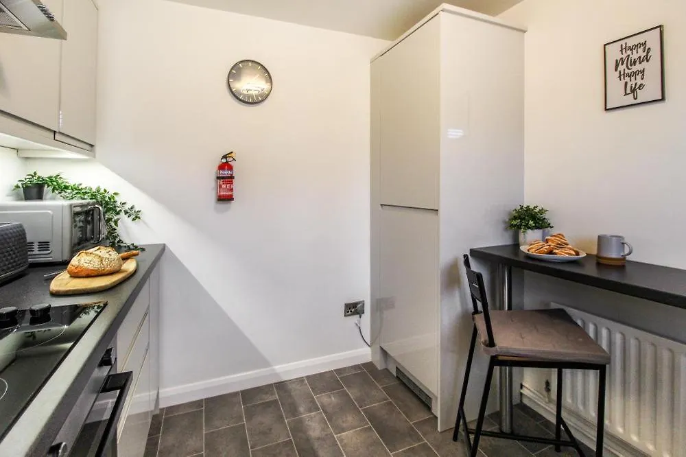 Holiday home 2 Bed Townhouse With Free Parking Villa Nottingham